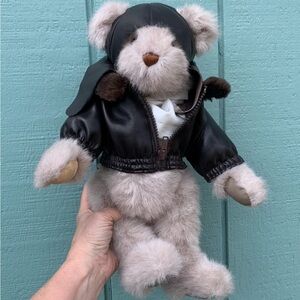 VTG Bialosky  Bear by Gund in Aviator Jacket & Hat 1987 15” tall